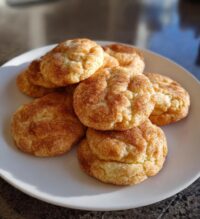 crumbl snickerdoodle