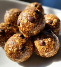 peanut butter oatmeal protein balls