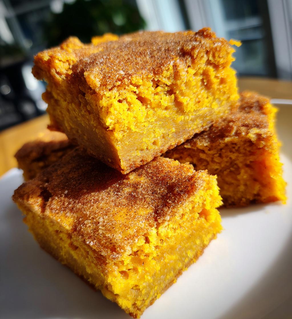 pumpkin snickerdoodle blondies