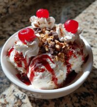 valentines day sundae